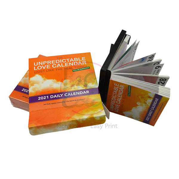 மறுசுழற்சி செய்யக்கூடிய பொருட்கள் தரத்தை சமரசம் செய்யாமல் காலெண்டர்களில் எவ்வாறு பயன்படுத்தலாம்?